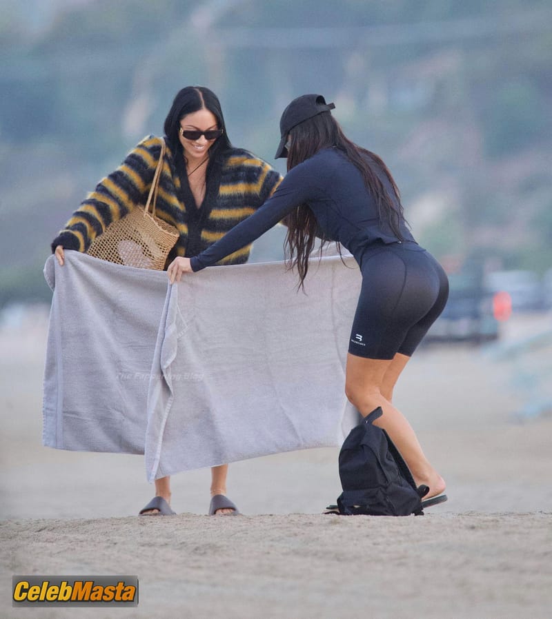 Kim Kardashian Sexy Seen Flaunting Her Curves On the Beach In Malibu Photo Gallery photo 3