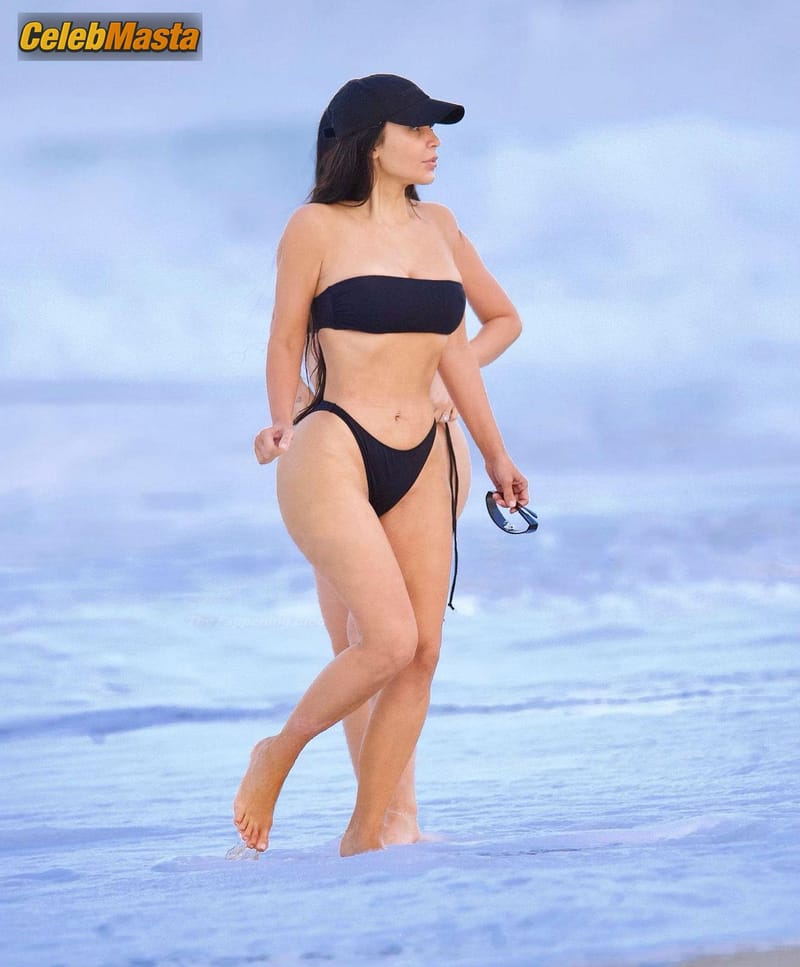 Kim Kardashian Sexy Seen Flaunting Her Curves On the Beach In Malibu Photo Gallery photo 4