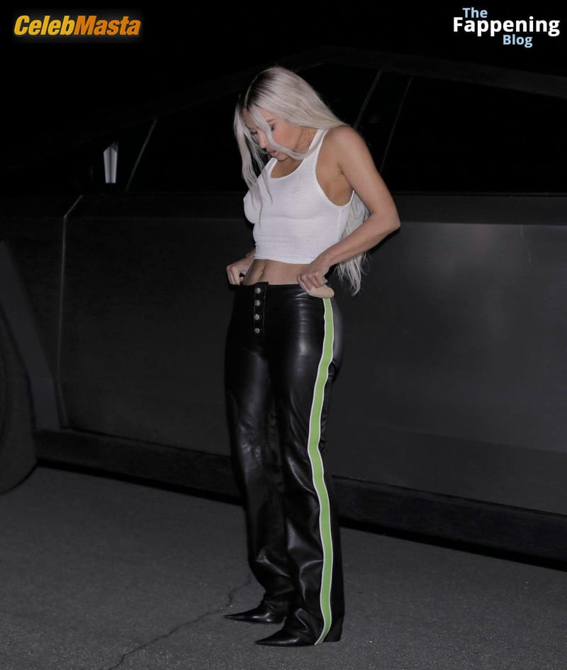 Kim Kardashian Sexy Flaunts Her Stunning Figure In Beverly Hills Photo Gallery photo 4