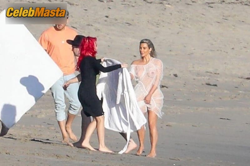 Kim Kardashian Sexy On the Beach in Malibu Photo Gallery photo 4