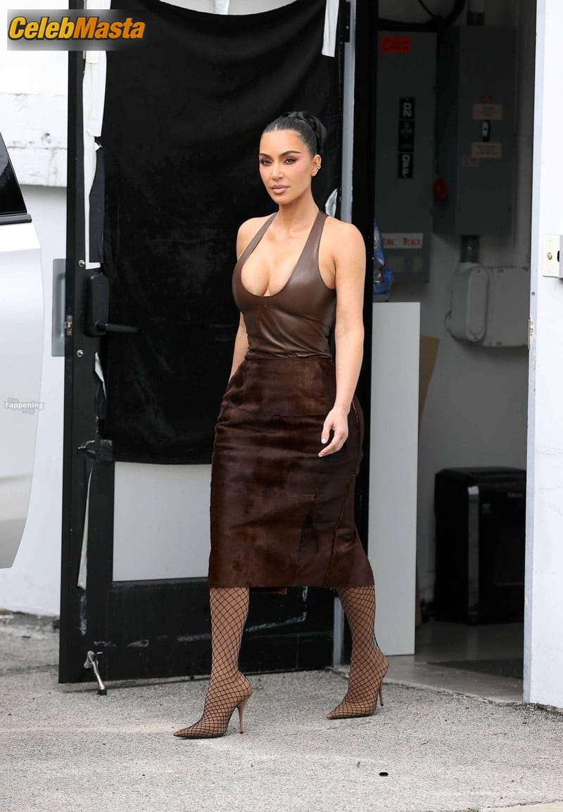 Kim Kardashian Sexy Spotted Showing Off Her Hot Breasts During A Photoshoot In LA photo 3