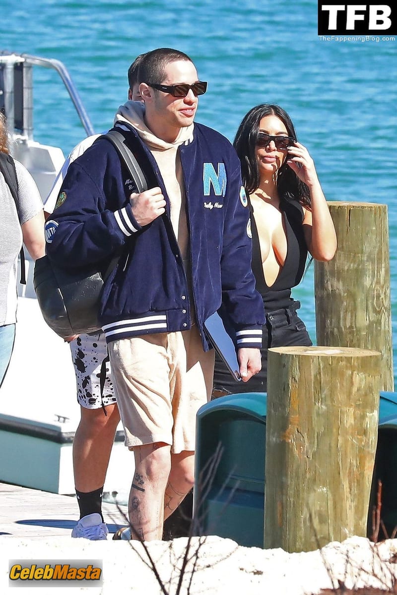 Kim Kardashian Sexy Seen Flaunting Her Hot Cleavage As She Arrives In The Bahamas Photo Gallery photo 2