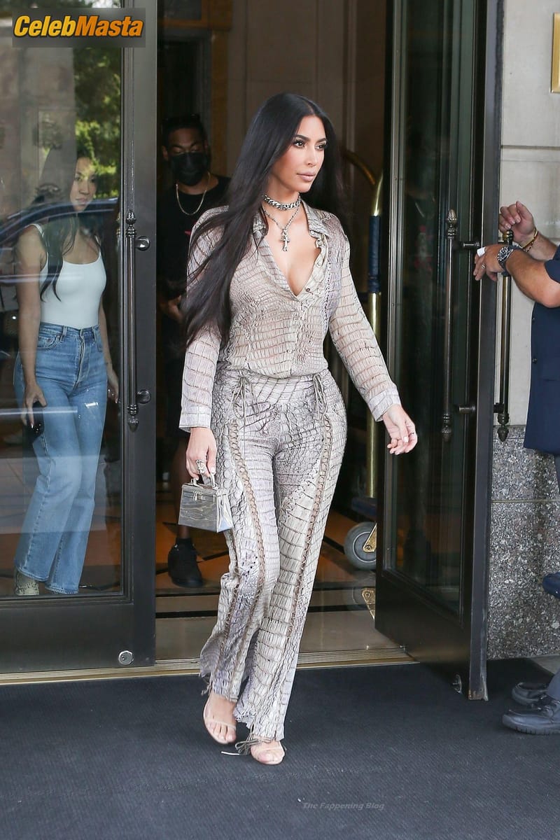 Kim Kardashian Sexy Seen Braless In Head To Toe Snakeskin As She Is Spotted On Surprise Trip To NYC Photo Gallery photo 1