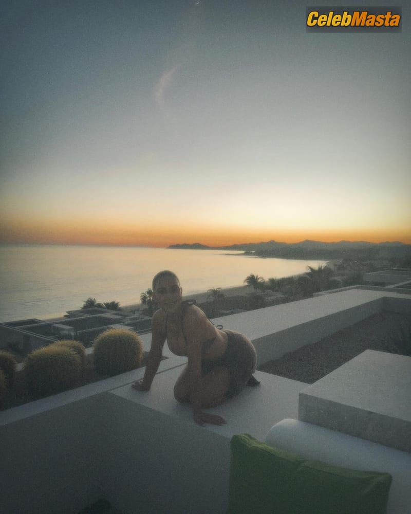 Kim Kardashian Sexy And Steamy Photos Collection photo 4