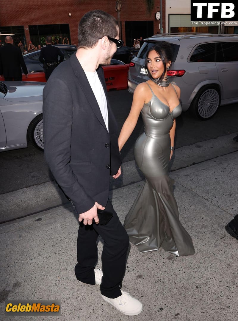 Kim Kardashian Sexy Seen Showing Off Her Hot Butt In A Tight Dress At The Hulu Kardashian Event in Hollywood Photo Gallery photo 1