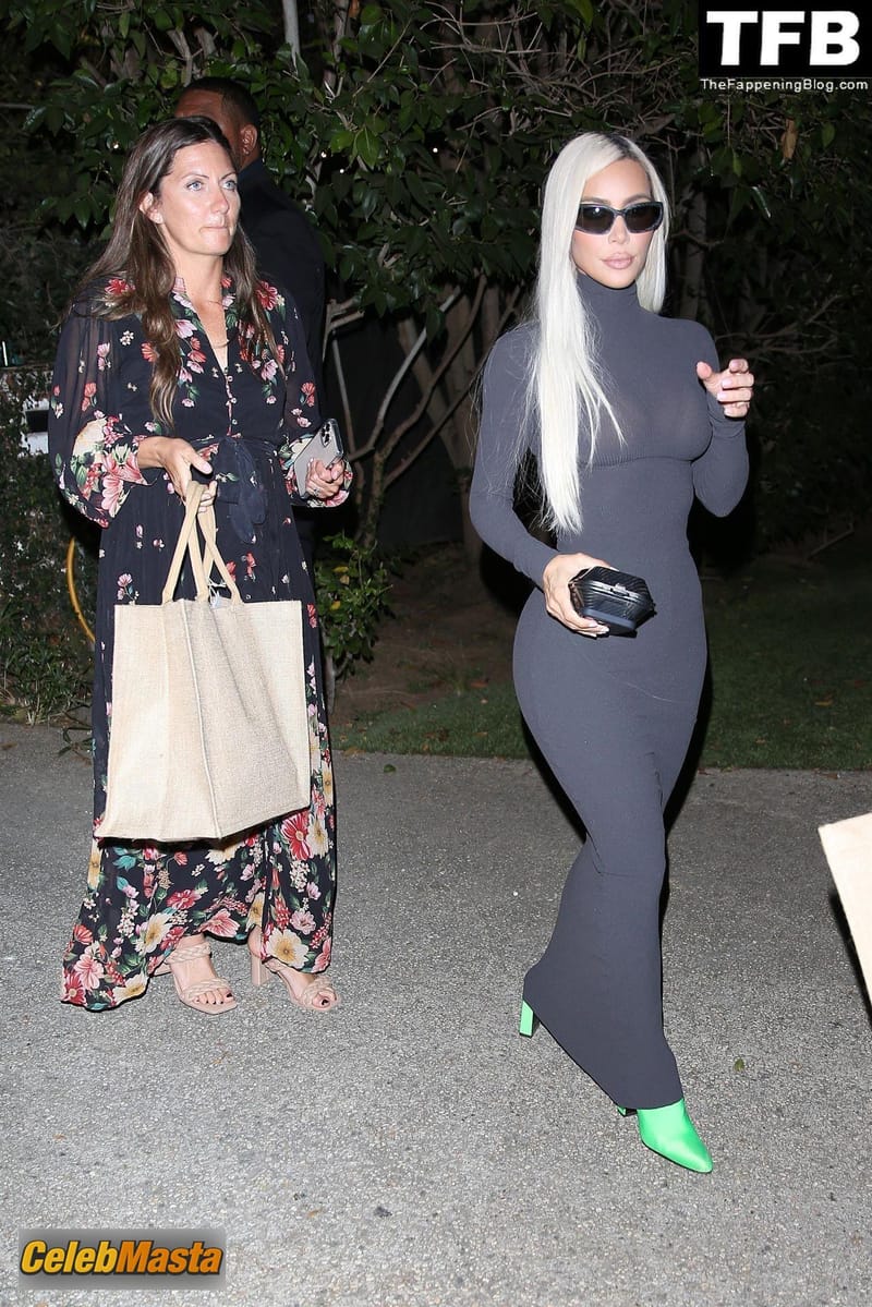 Kim Kardashian Sexy Seen Flaunting Her Hot Tits In A Tight Dress At A Charity Event in Brentwood Photo Gallery photo 1