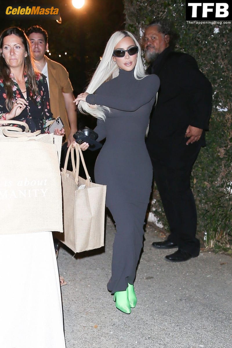 Kim Kardashian Sexy Seen Flaunting Her Hot Tits In A Tight Dress At A Charity Event in Brentwood Photo Gallery photo 2