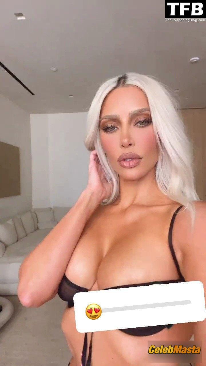 Kim Kardashian Sexy Poses Flashing Her Tit In A Selfie On Social Media Photo Gallery photo 3