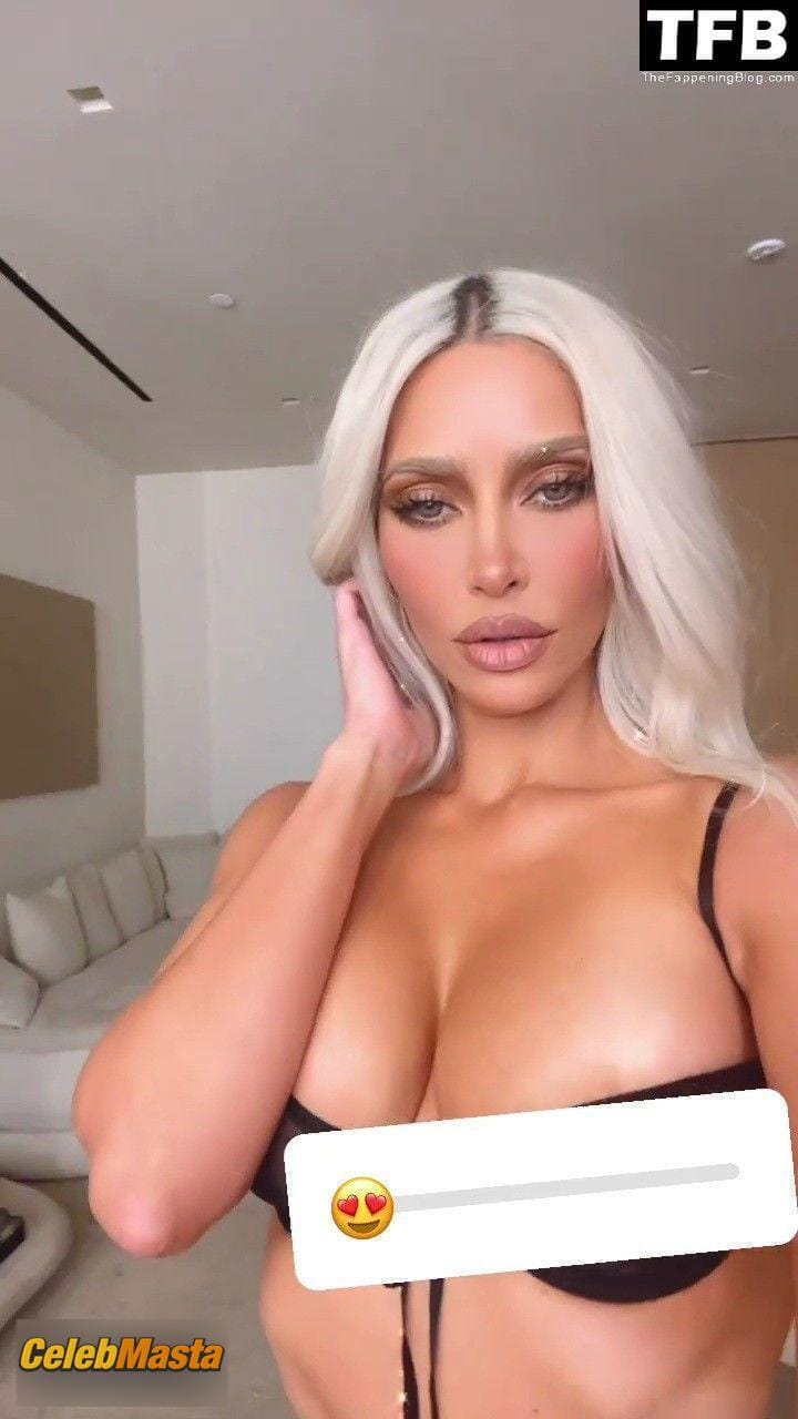 Kim Kardashian Sexy Poses Flashing Her Tit In A Selfie On Social Media Photo Gallery photo 4