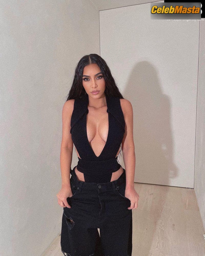 Kim Kardashian Sexy Poses Showing Off Her Big Boobs In A Social Media Photoshoot photo 1