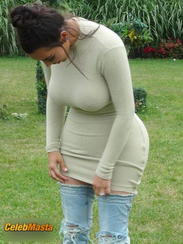 Kim Kardashian Sexy at the Revolve Clothing Hampton House Summer Party Photo Gallery photo 2