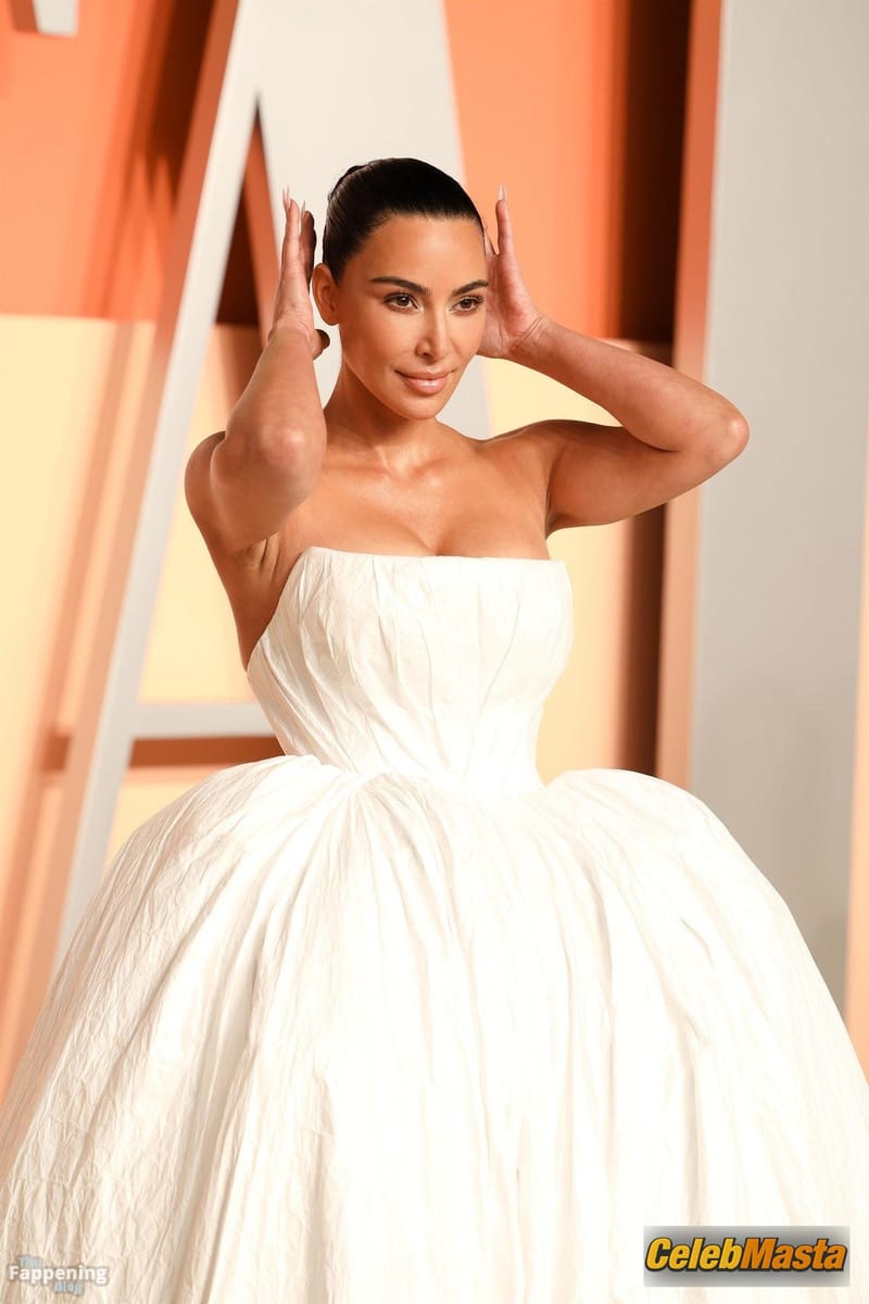 Kim Kardashian Sexy Shines In A Dazzling White Dress At Vanity Fair Oscar Party In Beverly Hills Photo Gallery photo 2