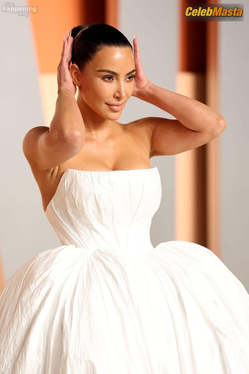 Kim Kardashian Sexy Shines In A Dazzling White Dress At Vanity Fair Oscar Party In Beverly Hills Photo Gallery photo 3