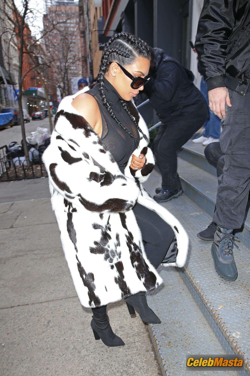 Kim Kardashian Sexy in A Black Bra Out in New York Photo Gallery photo 4