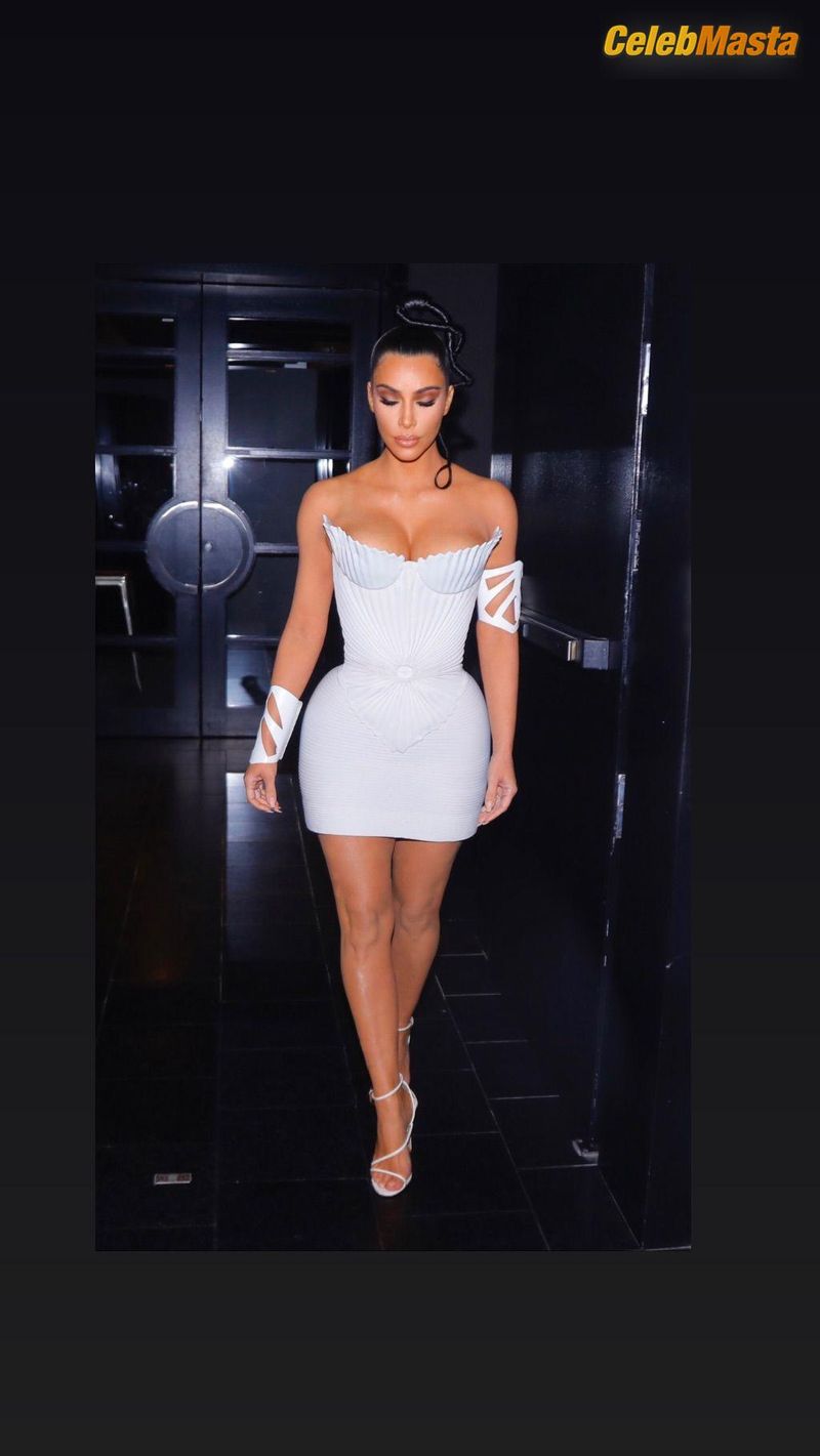 Kim Kardashian Sexy in hot social media photos (26.02.2019) photo 3
