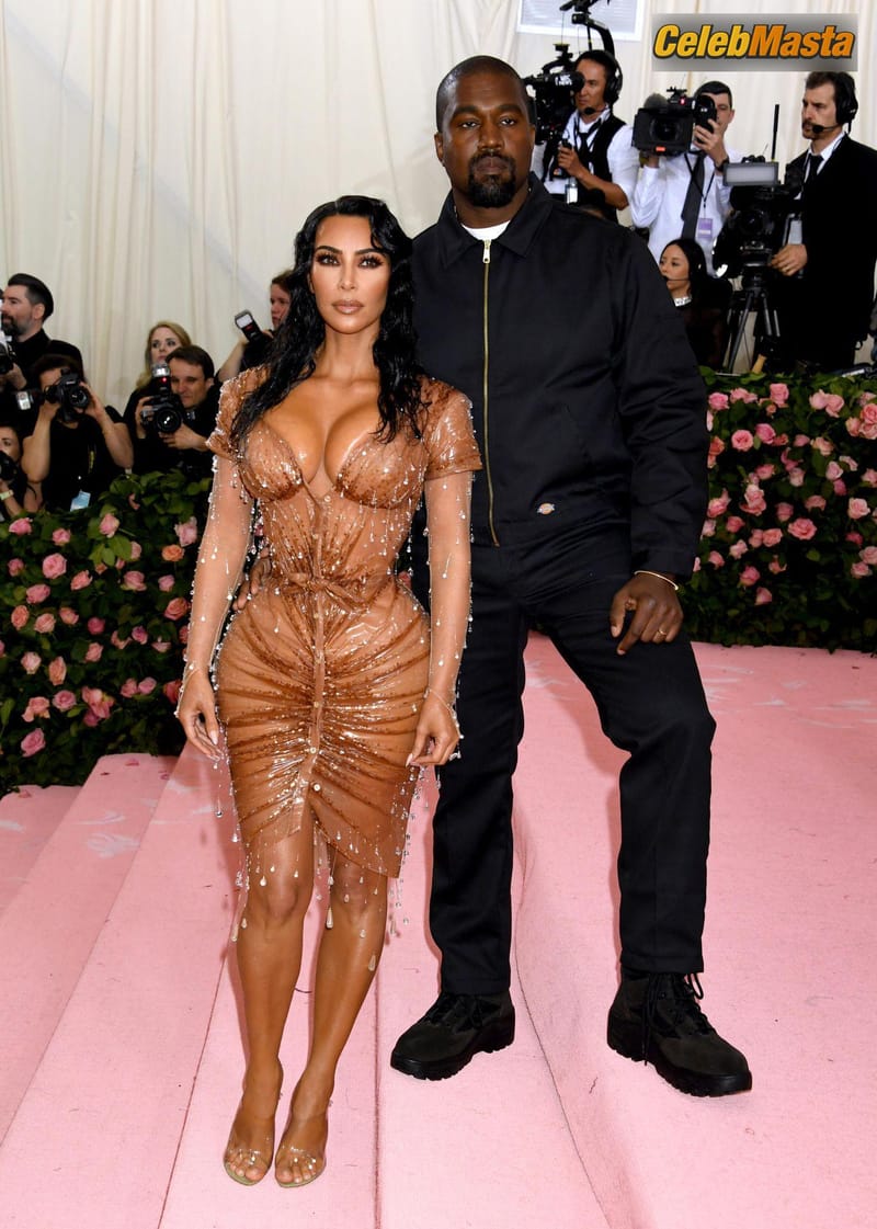 Kim Kardashian Sexy at the 2019 Metropolitan Museum of Art Costume Institute Benefit Gala in New York Photo Gallery photo 2