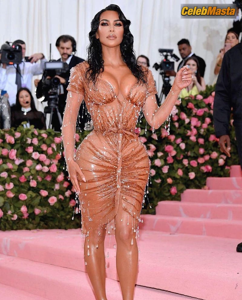 Kim Kardashian Sexy at the 2019 Metropolitan Museum of Art Costume Institute Benefit Gala in New York Photo Gallery photo 4