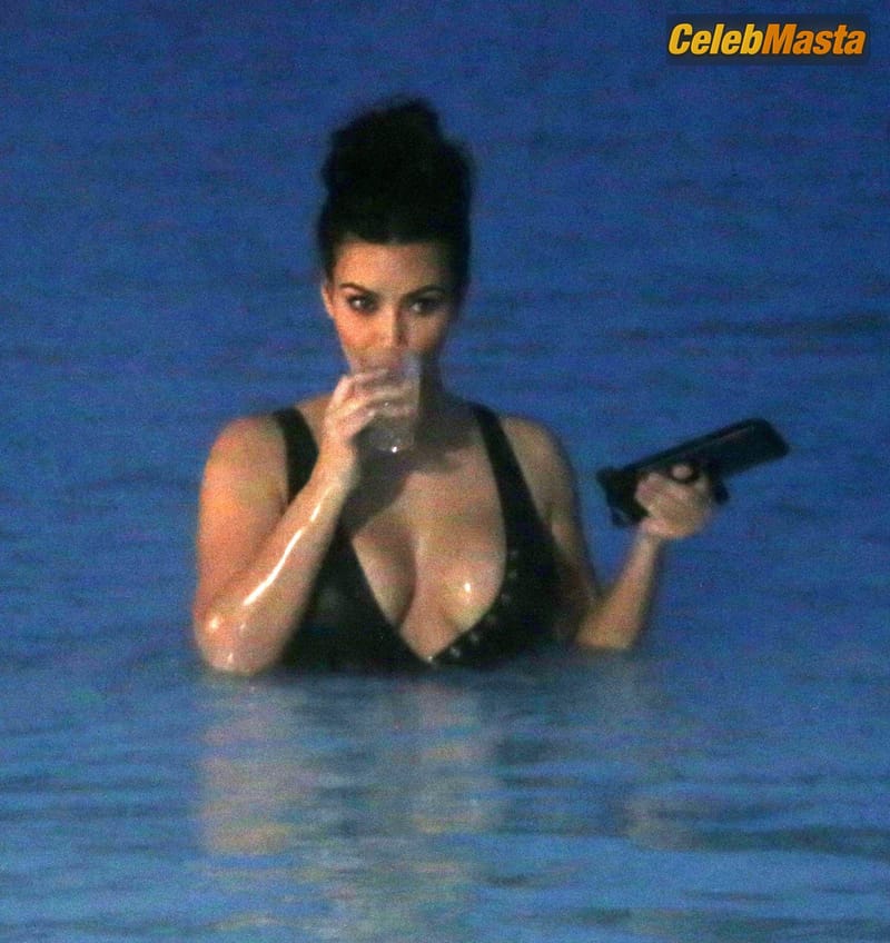 Kim Kardashian Sexy Wearing A Swimsuit in Iceland Photo Gallery photo 4
