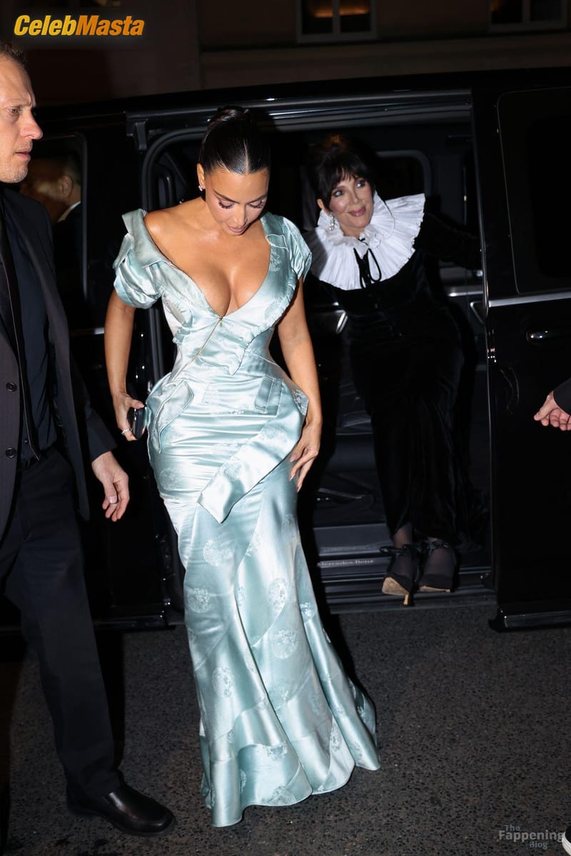 Kim Kardashian Sexy Seen Showing Off Her Huge Boobs While Leaving Paris Hotel For Her Birthday Celebration In Paris Photo Gallery photo 3