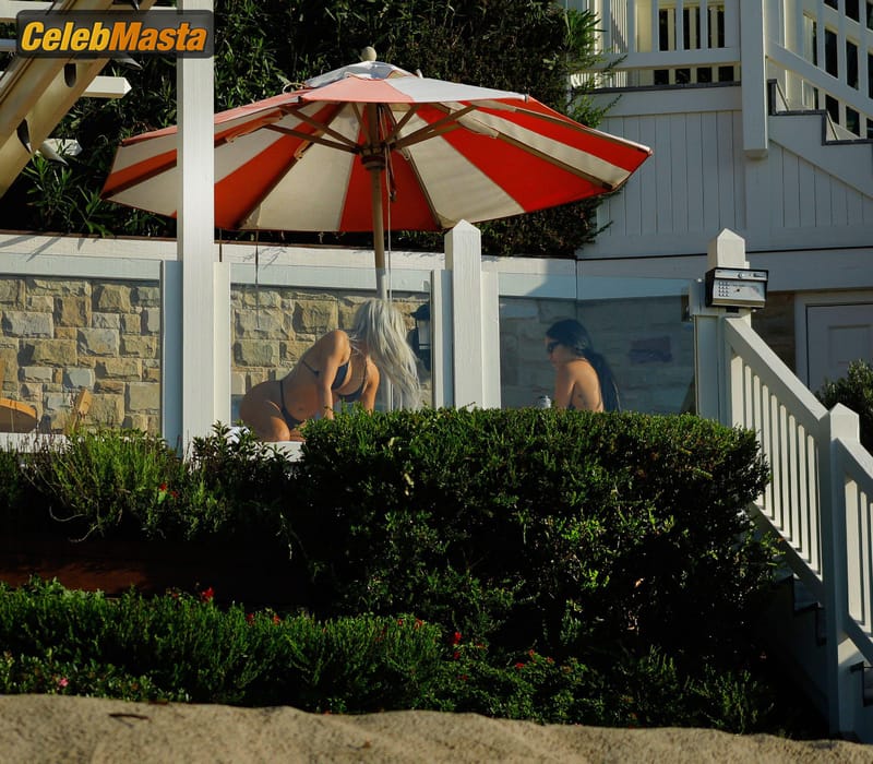 Kim Kardashian Sexy on the beach with friend Stephanie in Malibu Photo Gallery photo 2