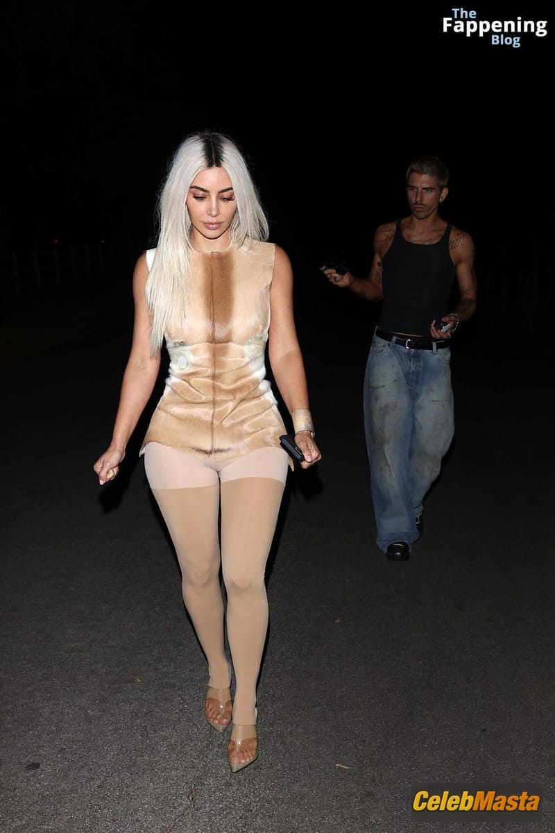 Kim Kardashian Stuns In Sexy Outfit At La Party Photo Gallery photo 3