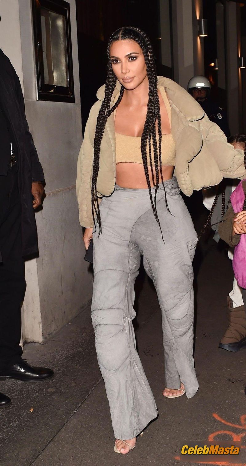 Kim Kardashian arrives at the Kanye West after-party with daughter North West and sister Kourtney Kardashian in Paris Photo Gallery photo 4