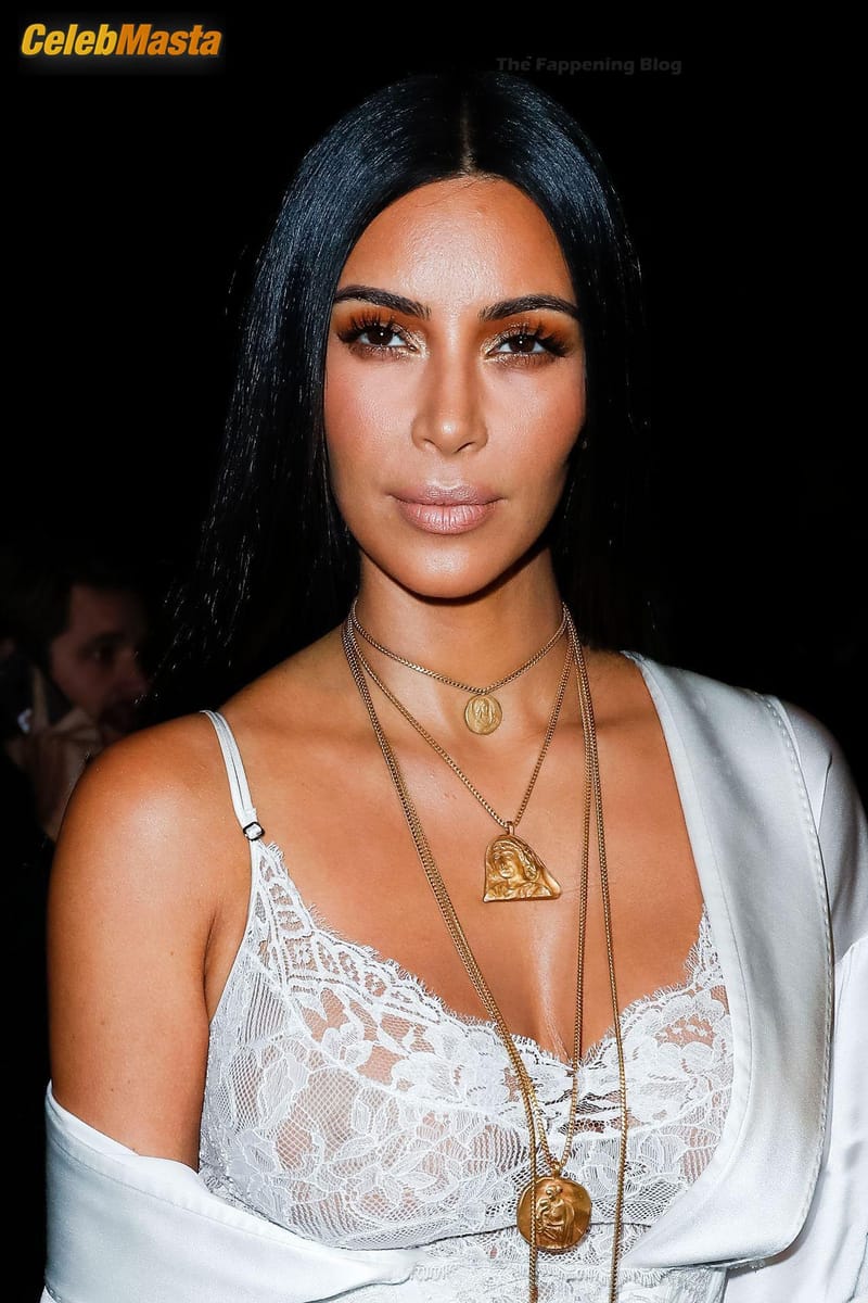 Kim Kardashian at the Givenchy show of the Paris Fashion Week Womenswear Spring/Summer 2017 Photo Gallery photo 2