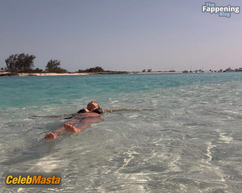 Kim Kardashian Sexy Vacation Snaps From Turks And Caicos Photo Gallery photo 3