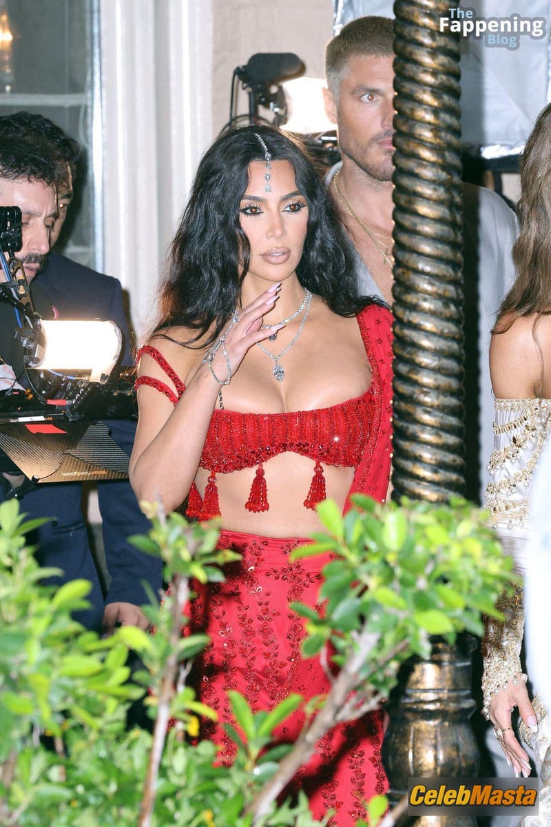 Kim Kardashian Sexy With Khloe Kardashian Showing Off Her Hot Cleavage In A Spicy Red Dress At Anant Ambani’s Wedding In Mumbai Photo Gallery photo 4
