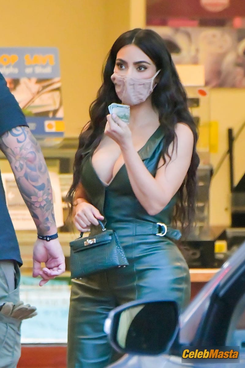 Kim Kardashian seen for the first time since husband Kanye West announced he is running for president of the USA Photo Gallery photo 3