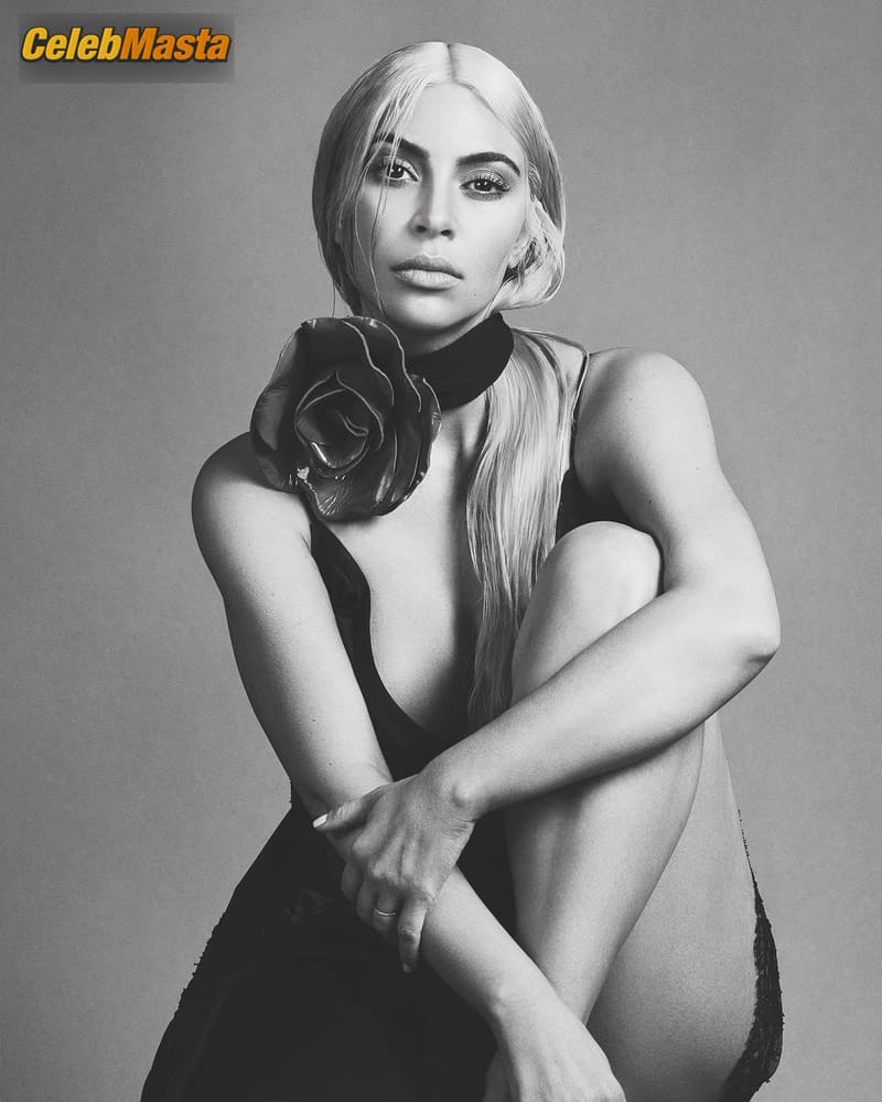 Kim Kardashian Sexy for S Moda Photo Gallery photo 3