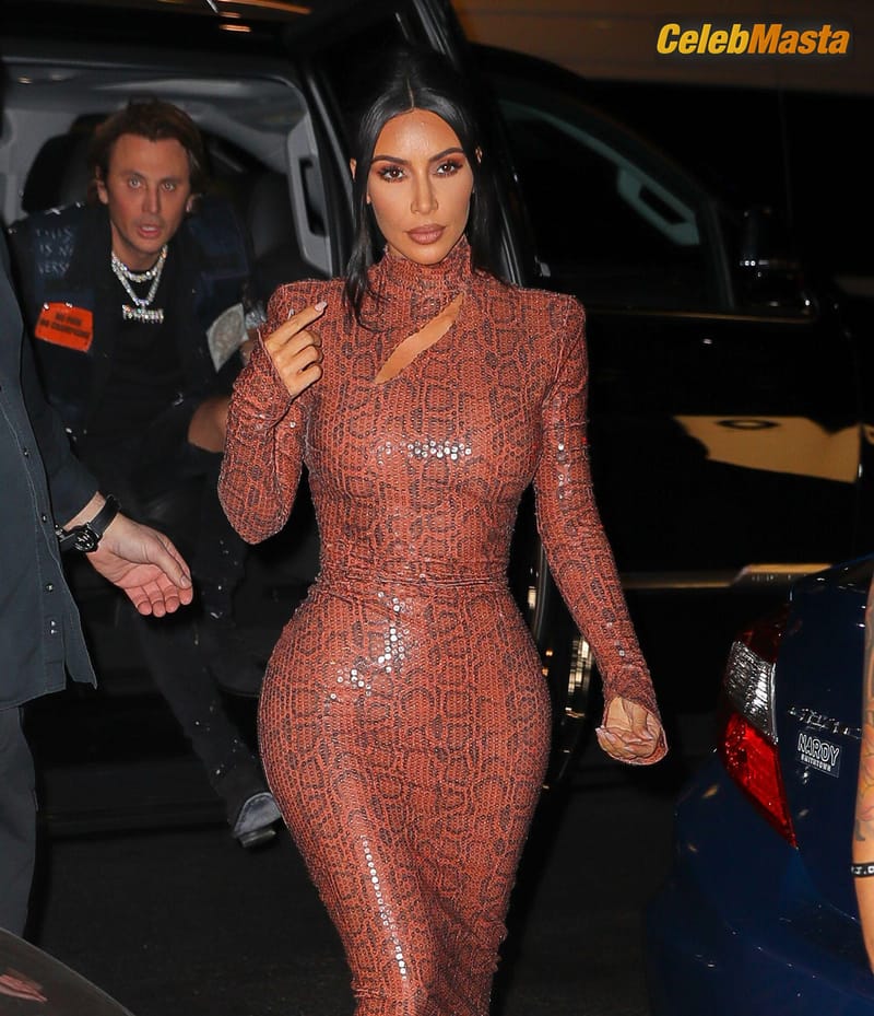 Kim Kardashian arrives for dinner in a tight ‘snake’ dress with her sister at Milos in New York Photo Gallery photo 4