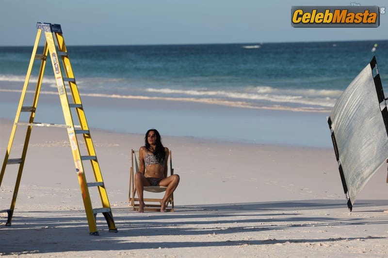 Kim Kardashian Sexy Spotted Posing Her Sizzling Bikini Body While Doing A Photoshoot In The Bahamas Beach photo 1