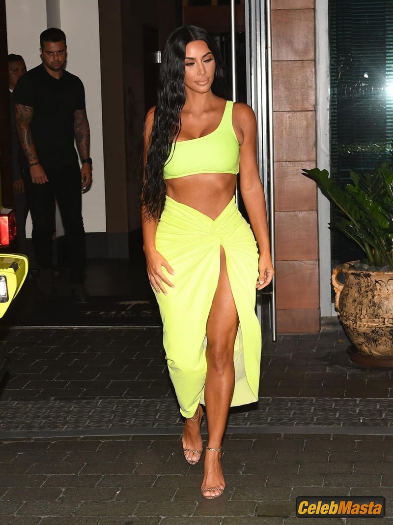 Kim Kardashian Sexy with pals Larsa Pippen and Jonathan Cheban in Miami Photo Gallery photo 4