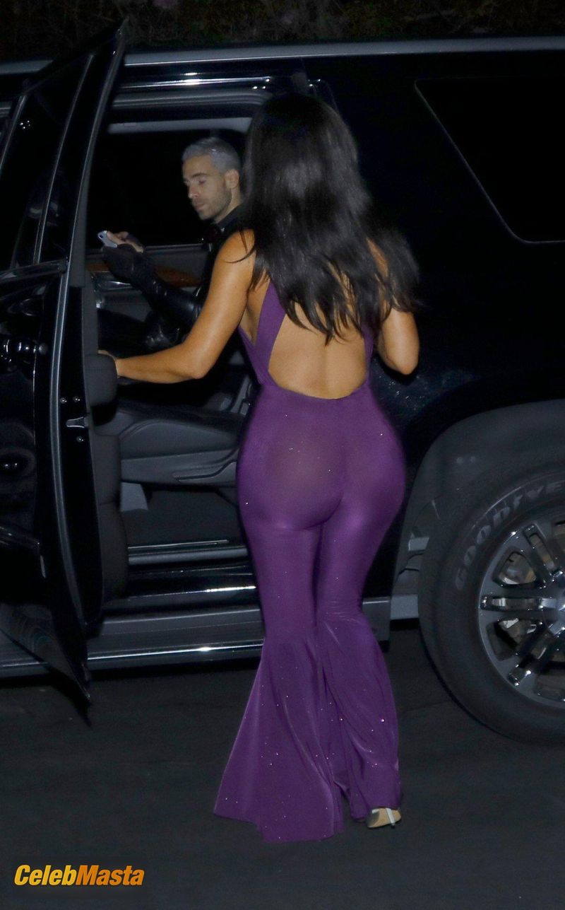 Kim Kardashian Sexy as Selena Quintanilla-Perez in Los Angeles Photo Gallery photo 3