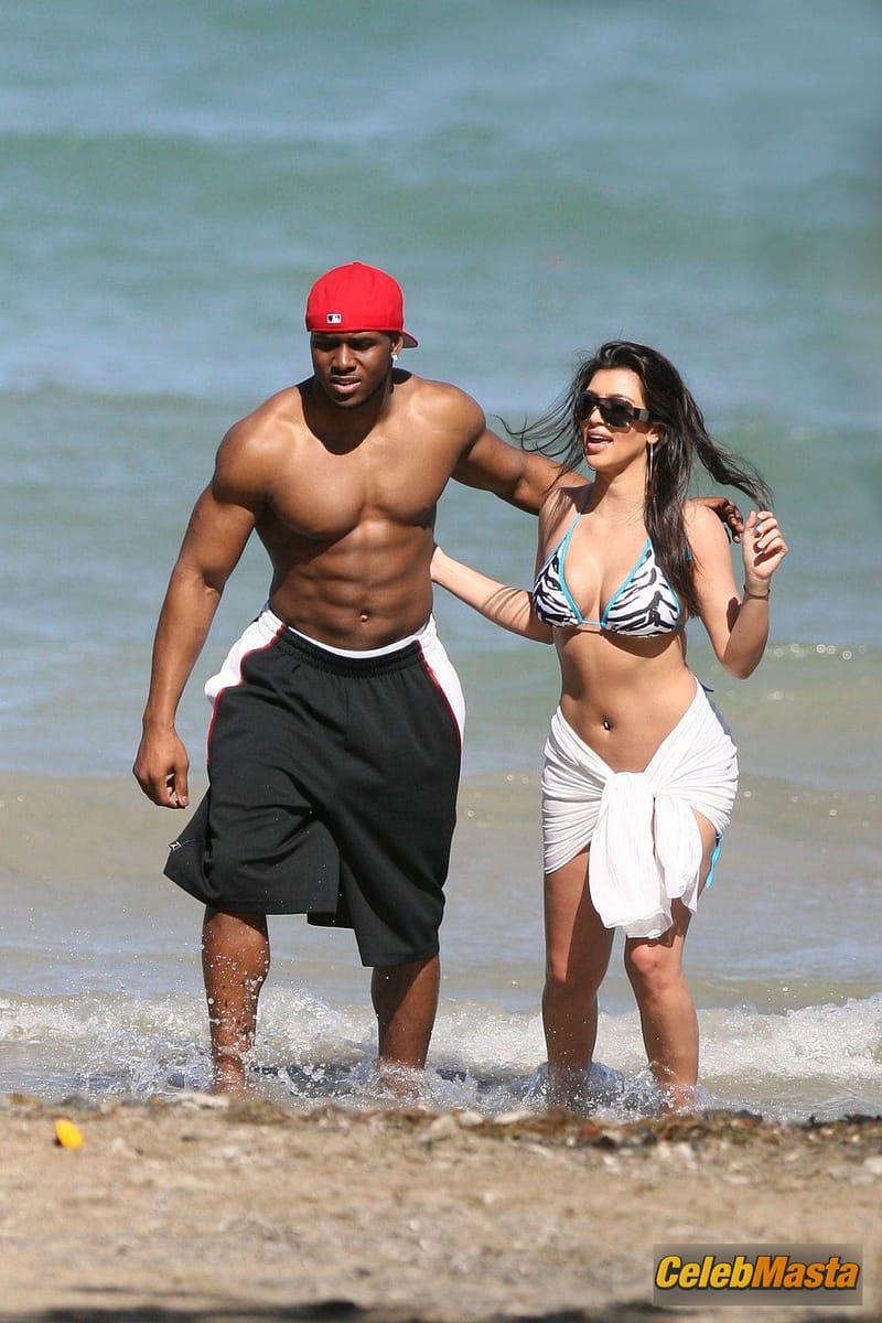 Kim Kardashian Sexy resting in the Dominican Republic Photo Gallery photo 1