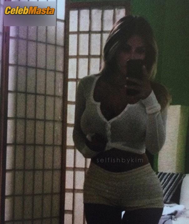 Kim Kardashian Topless And Sexy from ‘Selfish’ Book Photo Gallery photo 2