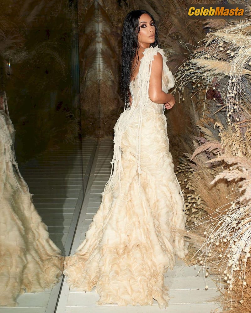 Kim Kardashian and Kanye West appeared at the 2020 Vanity Fair Oscar Party in Hollywood Photo Gallery photo 4
