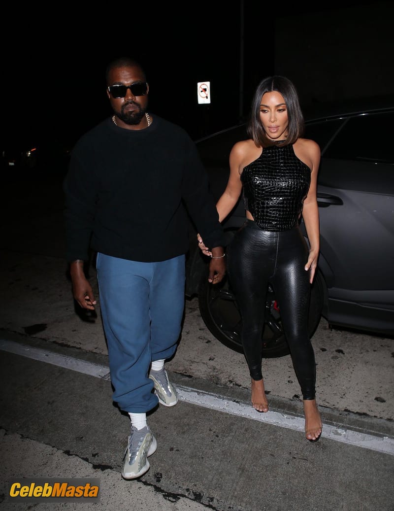 Kim Kardashian causes a paparazzi frenzy outside Craig’s in West Hollywood Photo Gallery photo 1