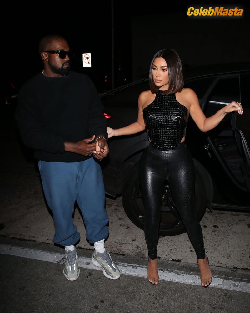 Kim Kardashian causes a paparazzi frenzy outside Craig’s in West Hollywood Photo Gallery photo 4