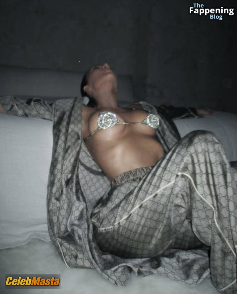 Kim Kardashian’s Sexy Selfie Spectacle At The Hollywood Party Photo Gallery photo 4