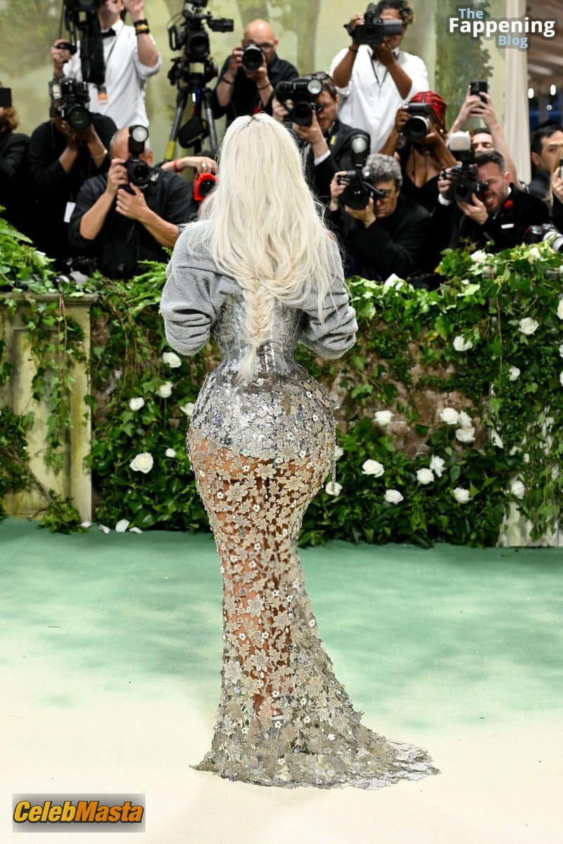 Kim Kardashian Stuns With Sexy Display At The Met Gala In Nyc Photo Gallery photo 1