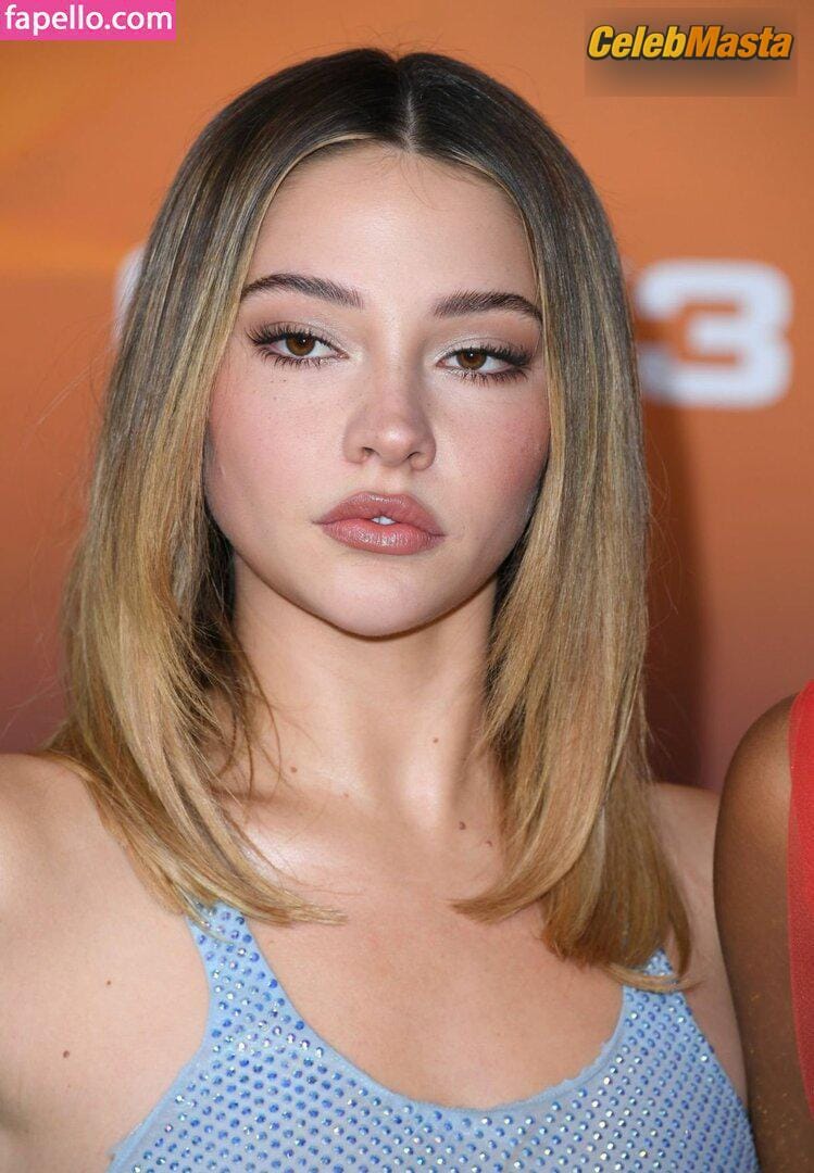 Madelyn Cline Most Hot Pics Part 1 photo 4