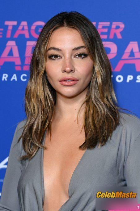 Madelyn Cline Most Hot Pics Part 2 photo 3