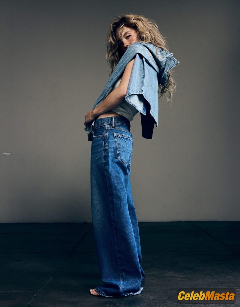 Photo Gallery: Sydney Sweeney photo 1