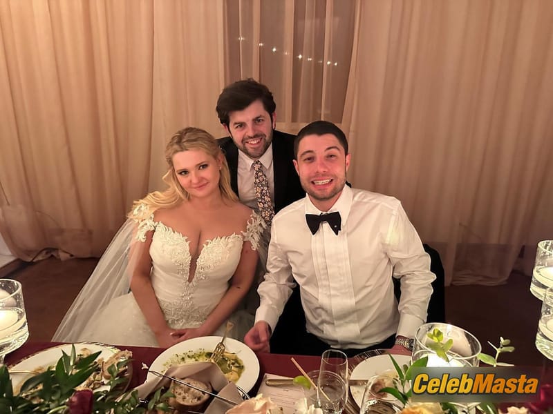 Abigail Breslin At Her Wedding Photo Gallery photo 2