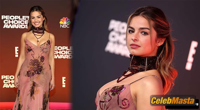 Addison Rae Looks Stunning On the Red Carpet at 47th Peoples Choice Awards Photo Gallery photo 1