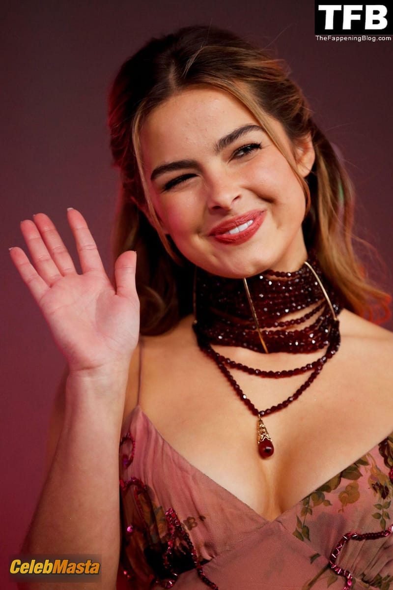 Addison Rae Looks Stunning On the Red Carpet at 47th Peoples Choice Awards Photo Gallery photo 2