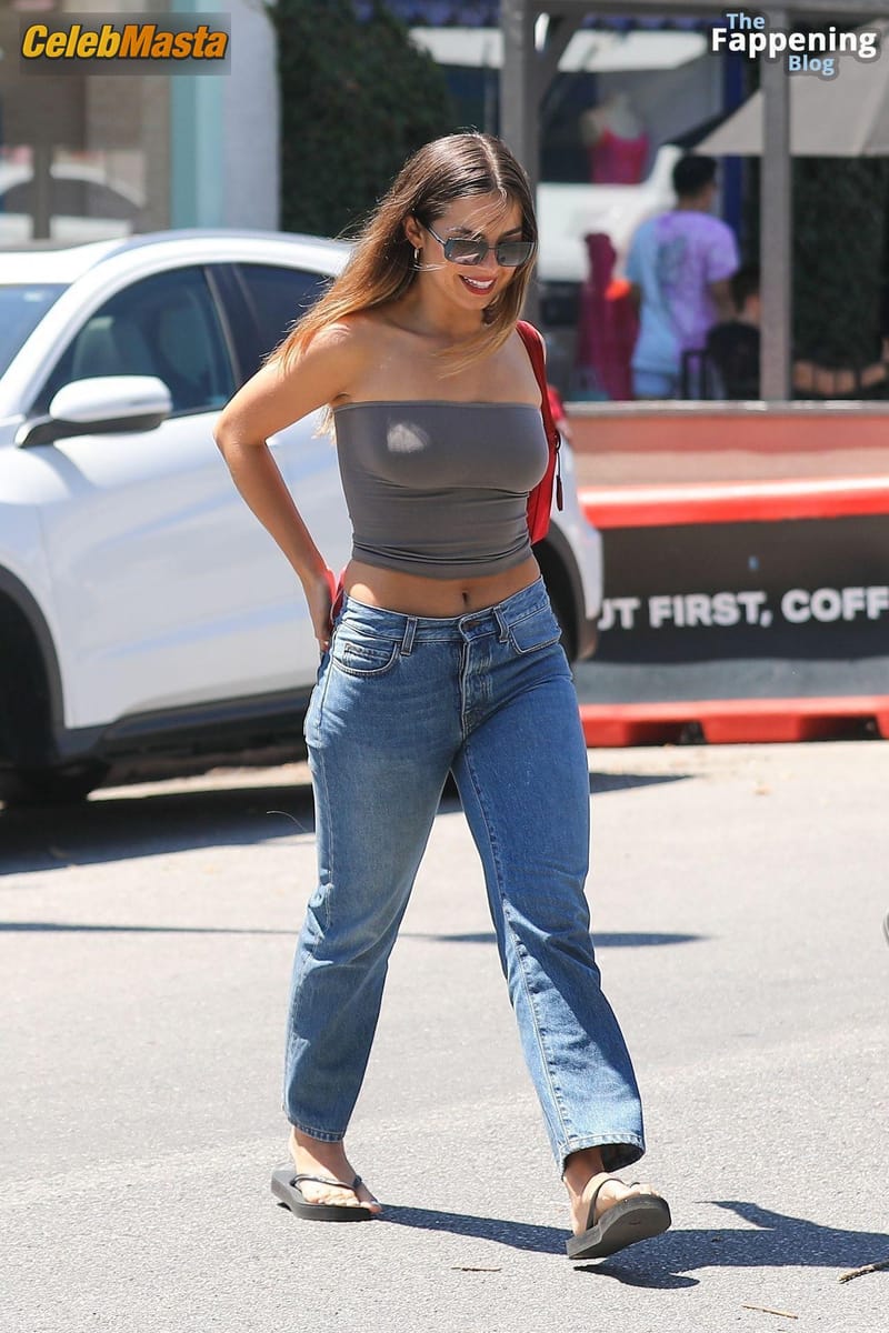 Addison Rae Flaunts Her Sexy Braless Look In La For Breakfast Photo Gallery photo 3