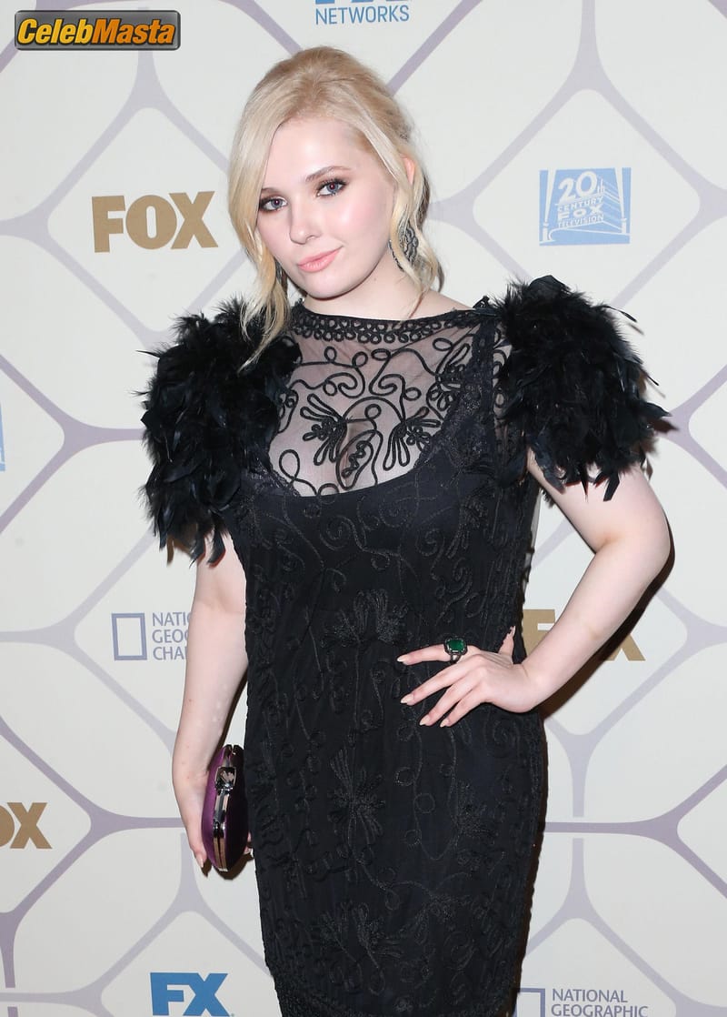 Abigail Breslin Sexy Photo Collection photo 2